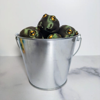 Judgmental Frog Desk Buddy